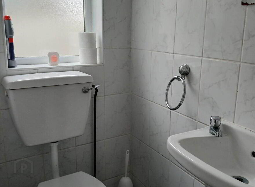 8 St. Kieran`s Tce, Coosan Road, Athlone, N37V046