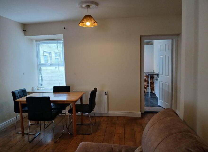 8 St. Kieran`s Tce, Coosan Road, Athlone, N37V046