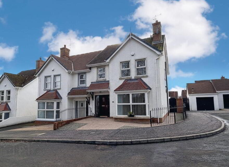 19 Knowehead Dale, Broughshane, Ballymena, BT43 7NU