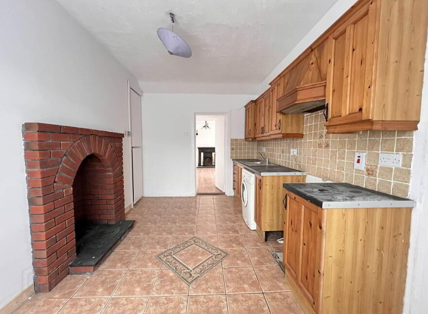 Red City, Fethard, E91PP86