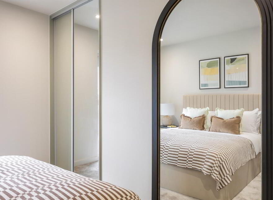 Lady Pirrie House, 2 Bedroom Apartment, 5 Shipwright Way, Titanic Quar...Belfast, BT3 9FU