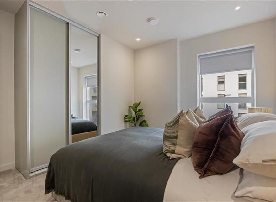 Lady Pirrie House, 2 Bedroom Apartment (DMR), 5 Shipwright Way, Titani...Belfast, BT3 9FU