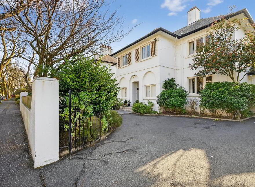 14 Malone Hill Park, Belfast, BT9 6RD