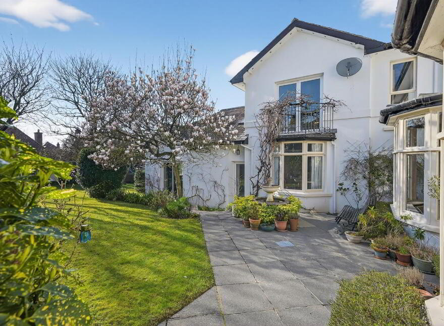 14 Malone Hill Park, Belfast, BT9 6RD