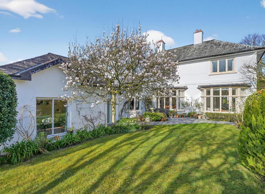 14 Malone Hill Park, Belfast, BT9 6RD