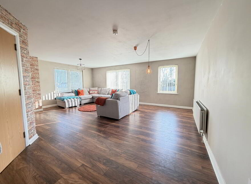 10 Woodland Grove, Ballymena, BT43 6WJ
