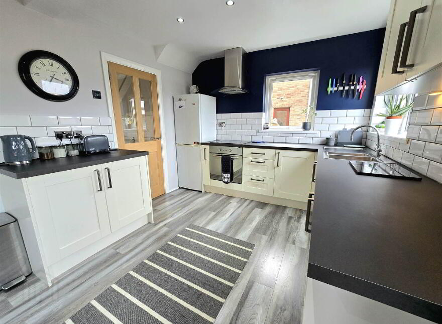 7 Legacurry Road, Ravarnet, Lisburn, BT27 5LZ