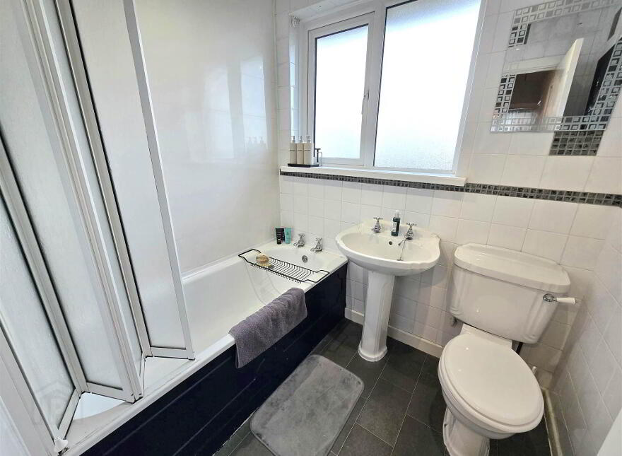 7 Legacurry Road, Ravarnet, Lisburn, BT27 5LZ