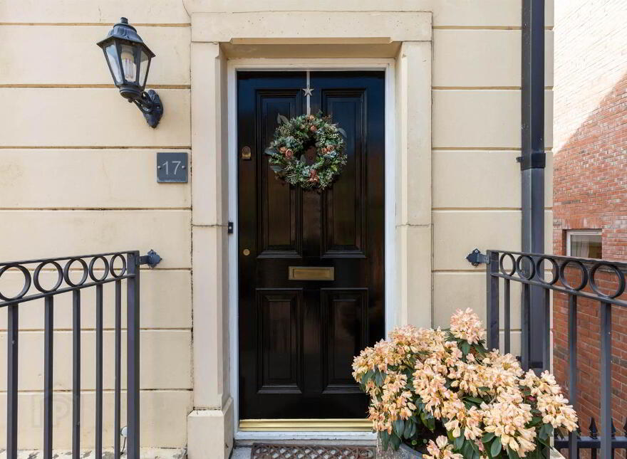 17 Demesne Gate, Off Demesne Road, Holywood, BT18 9FR