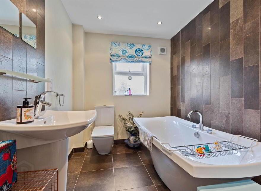 17 Demesne Gate, Off Demesne Road, Holywood, BT18 9FR