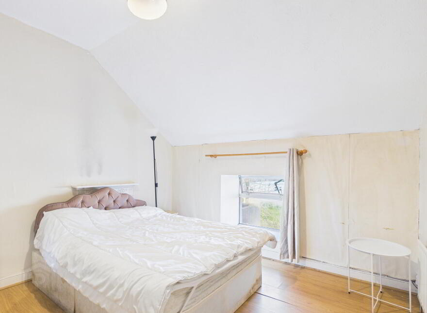2 Suirside Place, Thurles, E41WK63