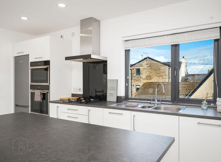 17b Victoria Street, Portrush, BT56 8DL