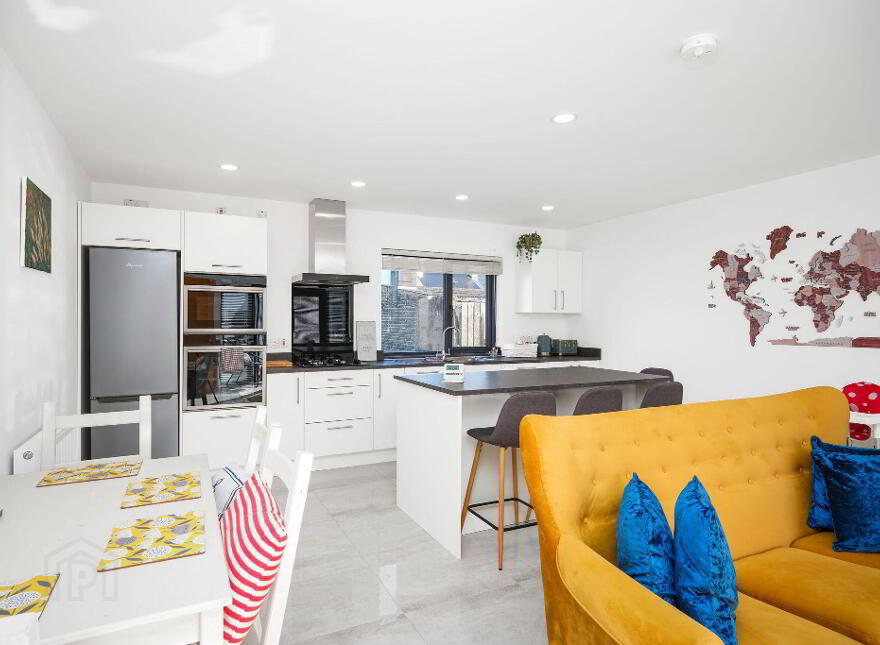 17b Victoria Street, Portrush, BT56 8DL