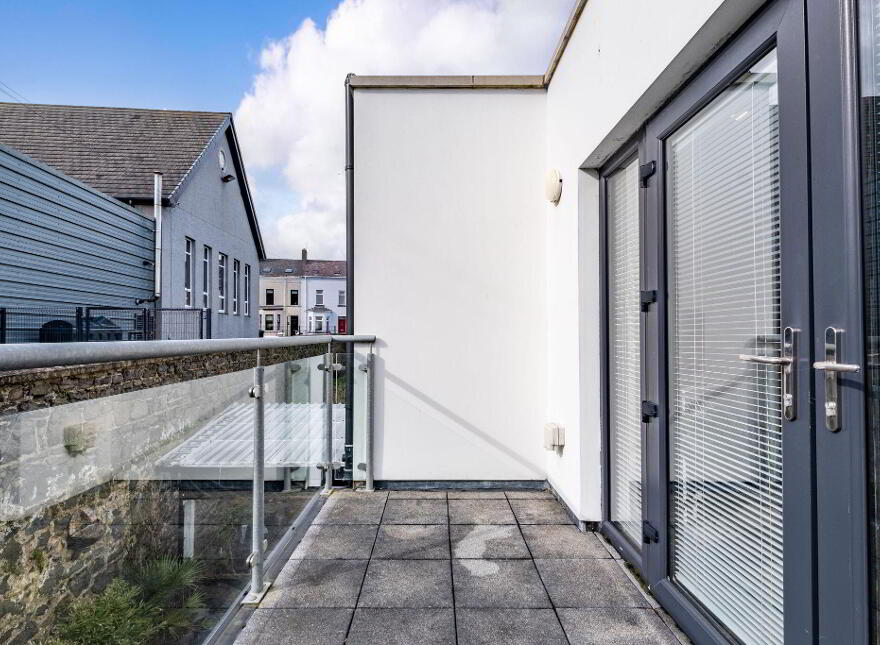 17b Victoria Street, Portrush, BT56 8DL