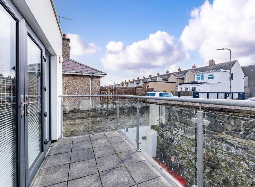17b Victoria Street, Portrush, BT56 8DL