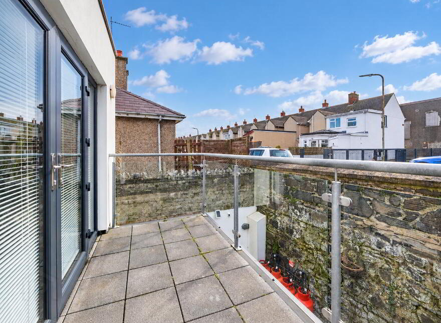 17b Victoria Street, Portrush, BT56 8DL