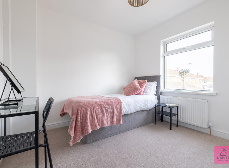 27 Sandbrook Park, Belfast, BT4 1NL