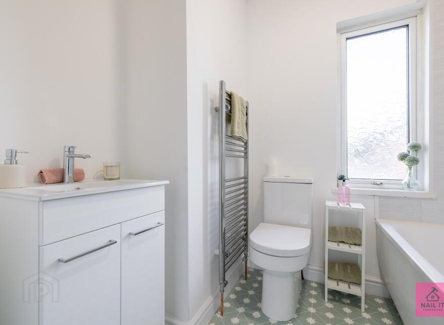 27 Sandbrook Park, Belfast, BT4 1NL