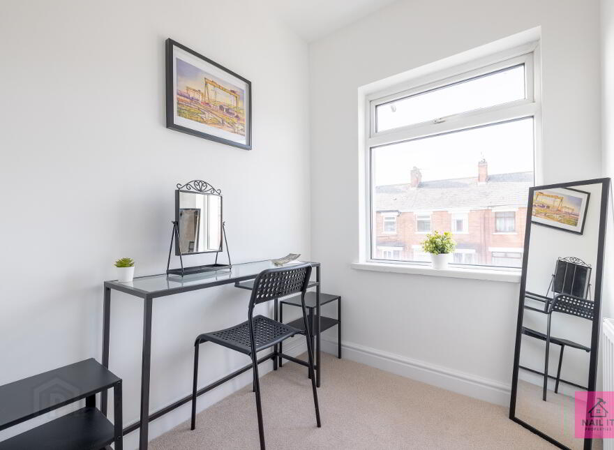 27 Sandbrook Park, Belfast, BT4 1NL