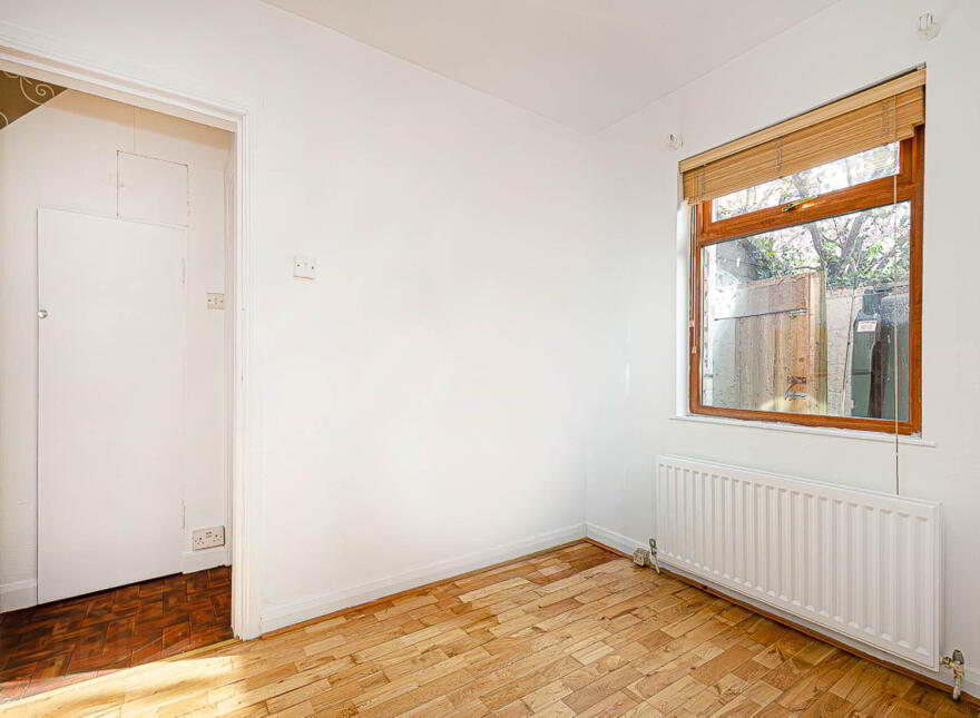 20 Chesham Parade, Belfast, BT6 8GR