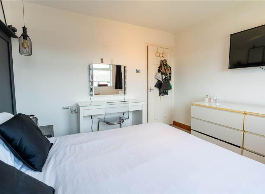 4 Gibsons Green, Bangor, BT19 7SQ