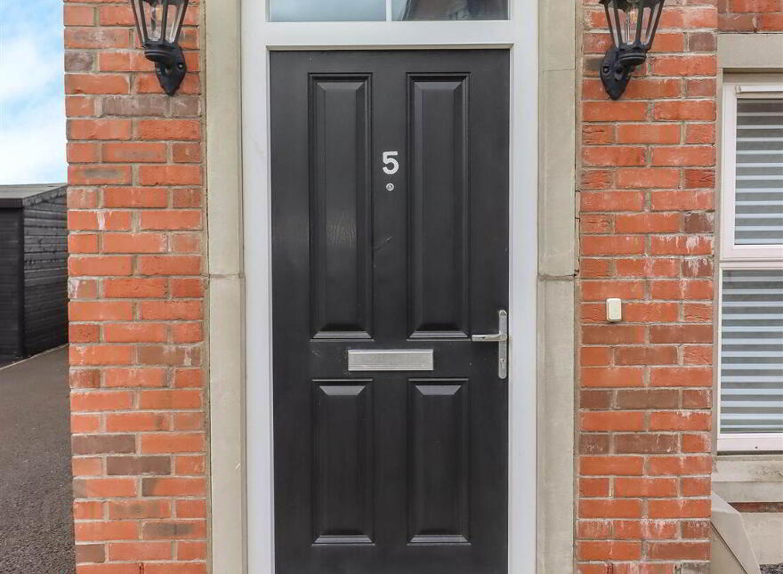 5 Ballyoran Heights, Dundonald, Belfast, BT16 1ZN