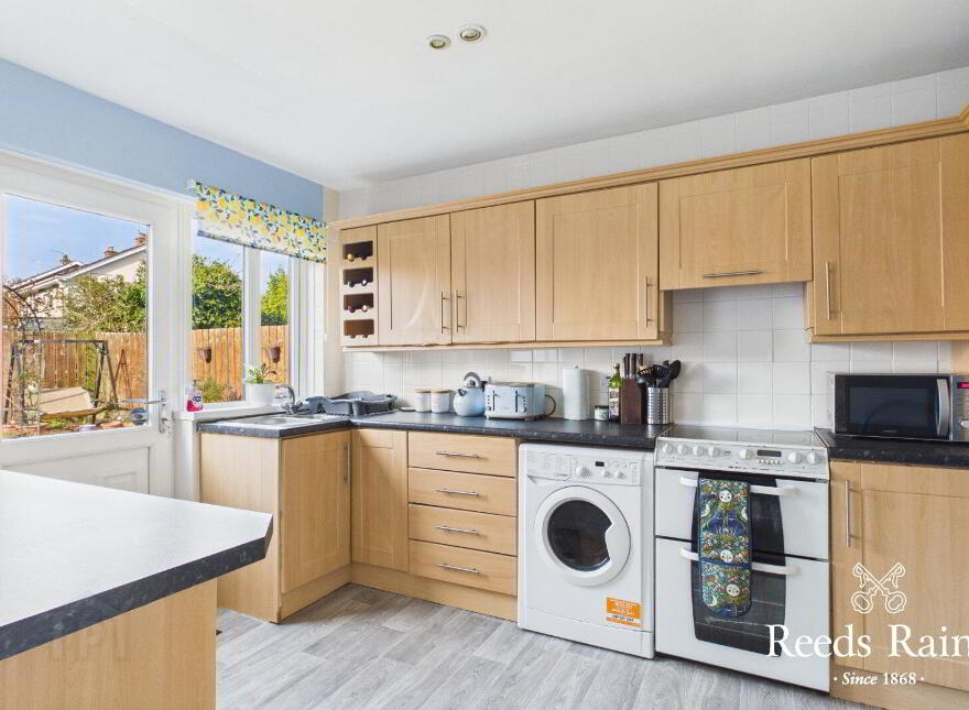 5 Castleburn Drive, Carrickfergus, BT38 7NX