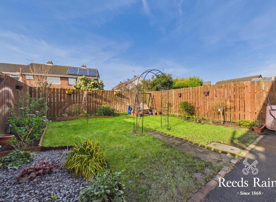 5 Castleburn Drive, Carrickfergus, BT38 7NX
