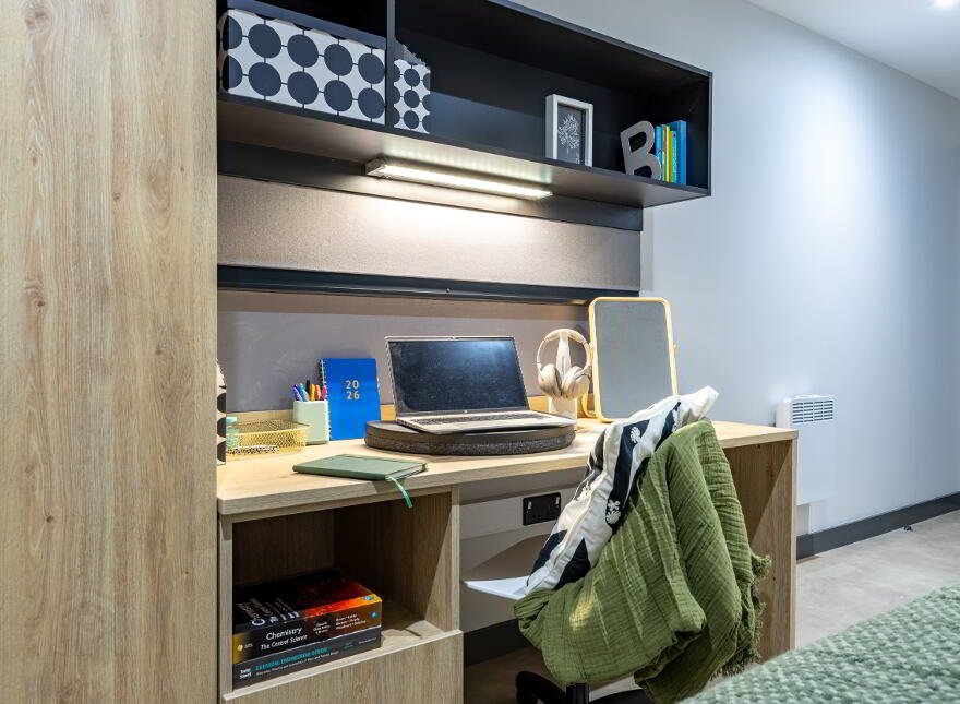 Premium En Suite, Biscuit Factory, 140 Little Donegall St, Belfast, BT1 2FL
