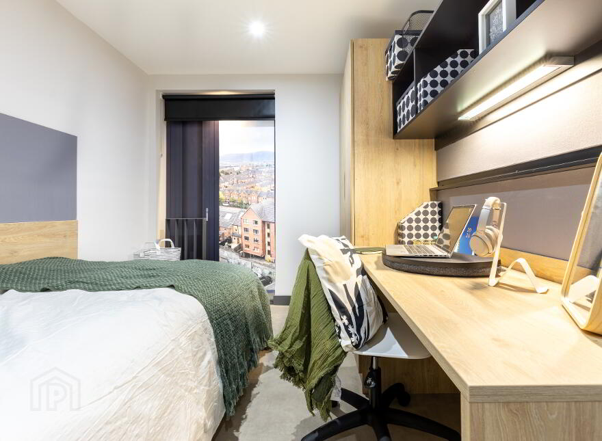 Premium Plus En Suite, Biscuit Factory, 140 Little Donegall St, Belfast, BT1 2FL