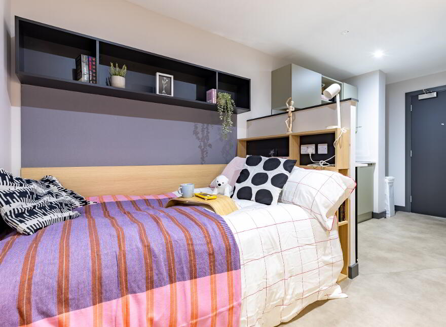 Classic Studio Plus, Biscuit Factory, 140 Little Donegall St, Belfast, BT1 2FL