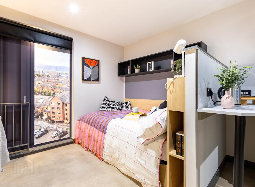 Premium Studio, Biscuit Factory, 140 Little Donegall St, Belfast, BT1 2FL