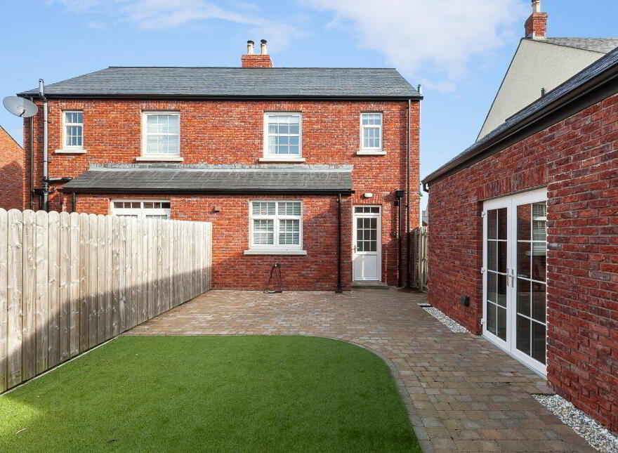 20 Governors Gate Demesne, Hillsborough, BT26 6TU