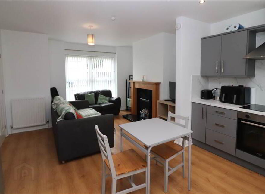 4 Warren Gardens Mews, Warren Gardens, Lisburn, BT28 1EA