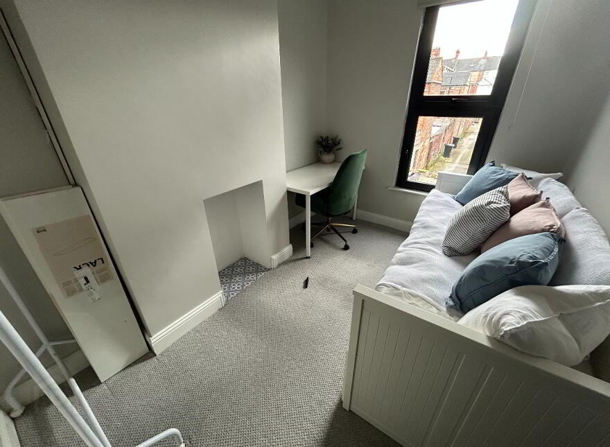 42 Delhi Street, Belfast, BT7 3AL