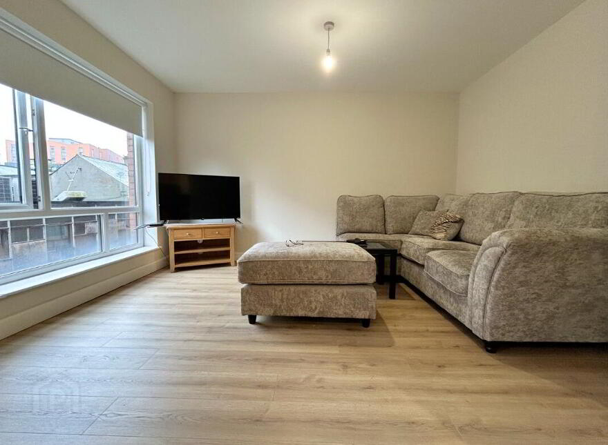 304 College Court Central, Belfast, BT1 6BZ