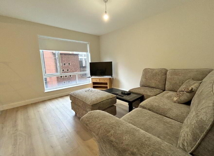 304 College Court Central, Belfast, BT1 6BZ