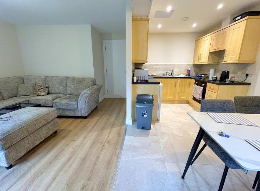 304 College Court Central, Belfast, BT1 6BZ