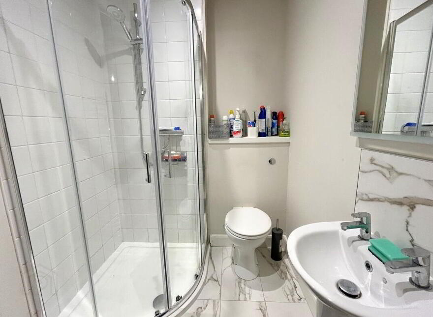 304 College Court Central, Belfast, BT1 6BZ