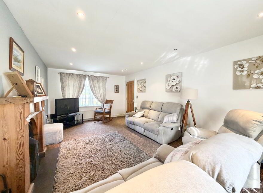 17 Foxhill, Old Cullybackey Road, Ballymena, BT43 5JB