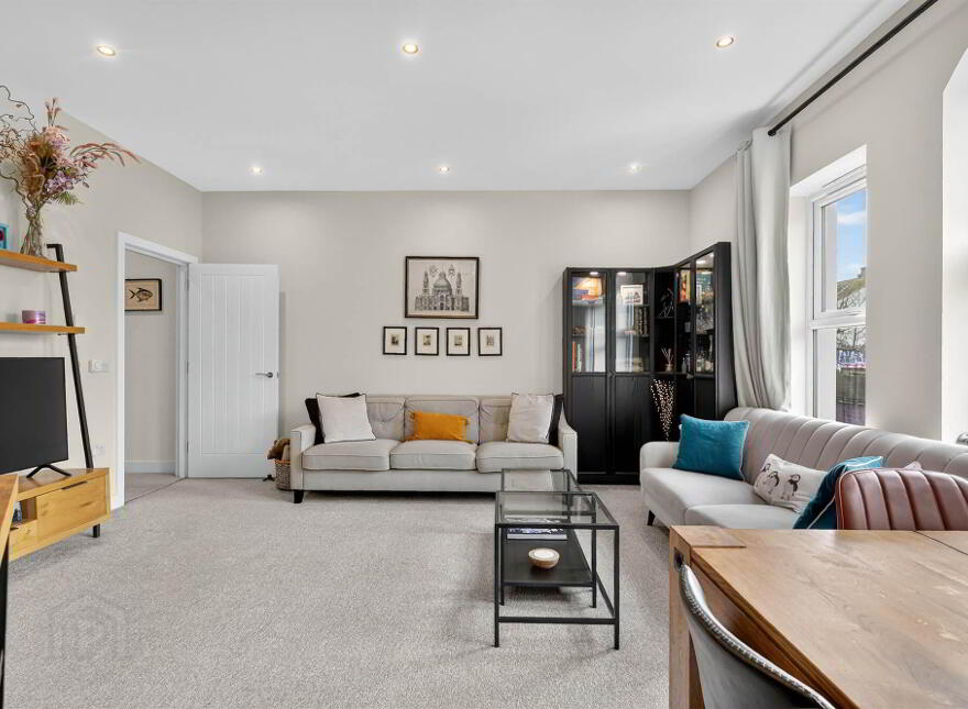 Apartment 1 322 Upper Newtownards Road, Ballyhackamore, Belfast, BT4 3EX