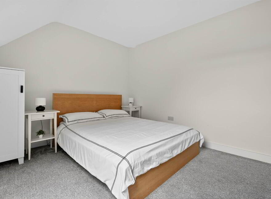 Apartment 1 322 Upper Newtownards Road, Ballyhackamore, Belfast, BT4 3EX