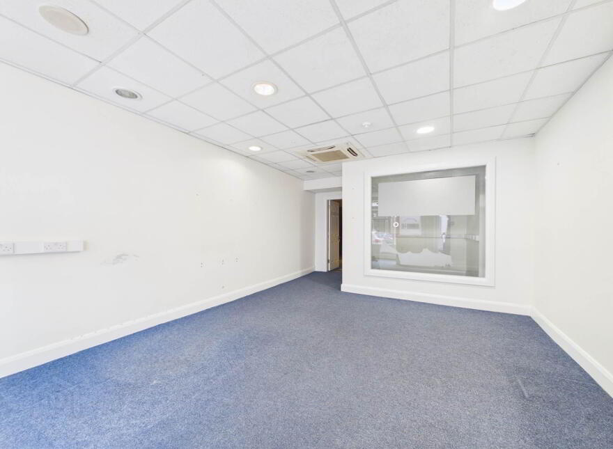 90 Main Street, Carrick-On-Suir, E32VF74