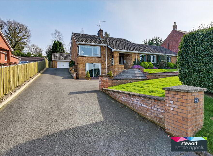 42 Hillsborough Road, Dromore, BT25 1QN