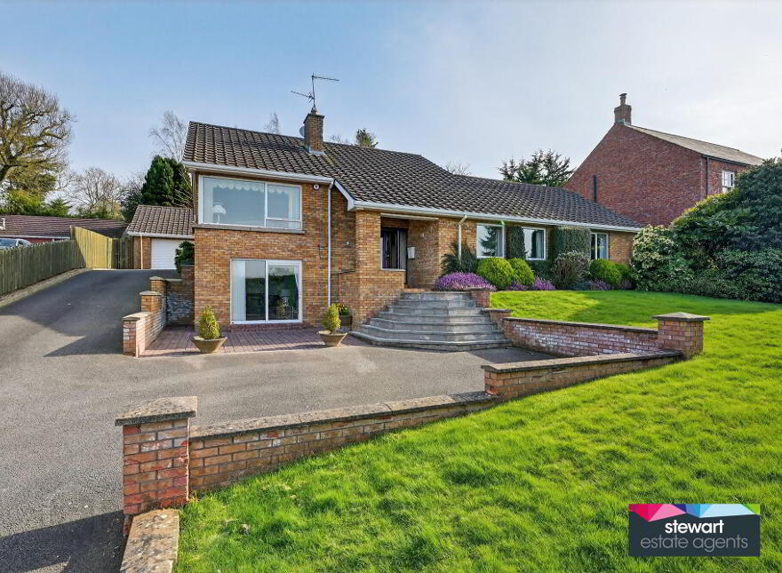 42 Hillsborough Road, Dromore, BT25 1QN