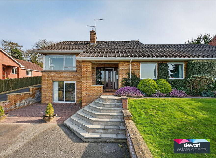 42 Hillsborough Road, Dromore, BT25 1QN