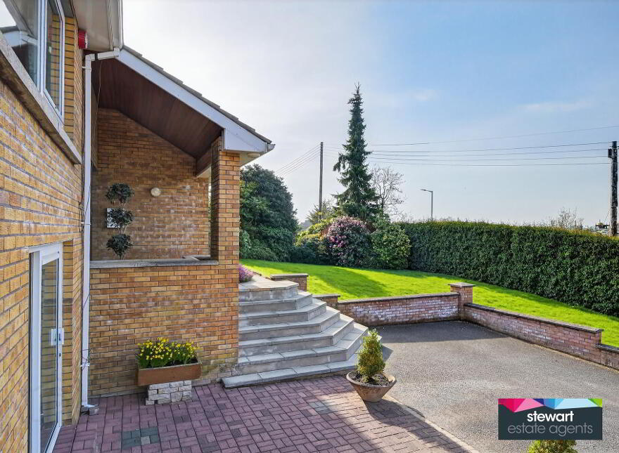 42 Hillsborough Road, Dromore, BT25 1QN