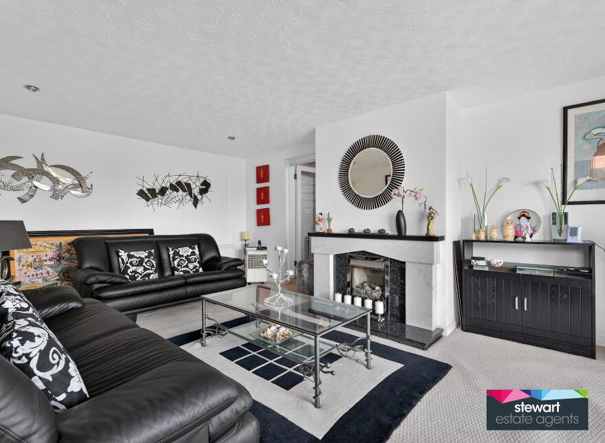 42 Hillsborough Road, Dromore, BT25 1QN