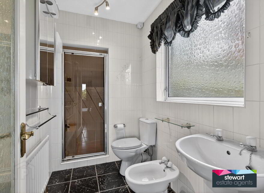 42 Hillsborough Road, Dromore, BT25 1QN