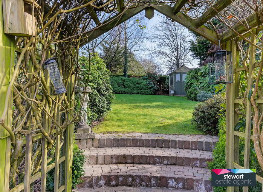 42 Hillsborough Road, Dromore, BT25 1QN